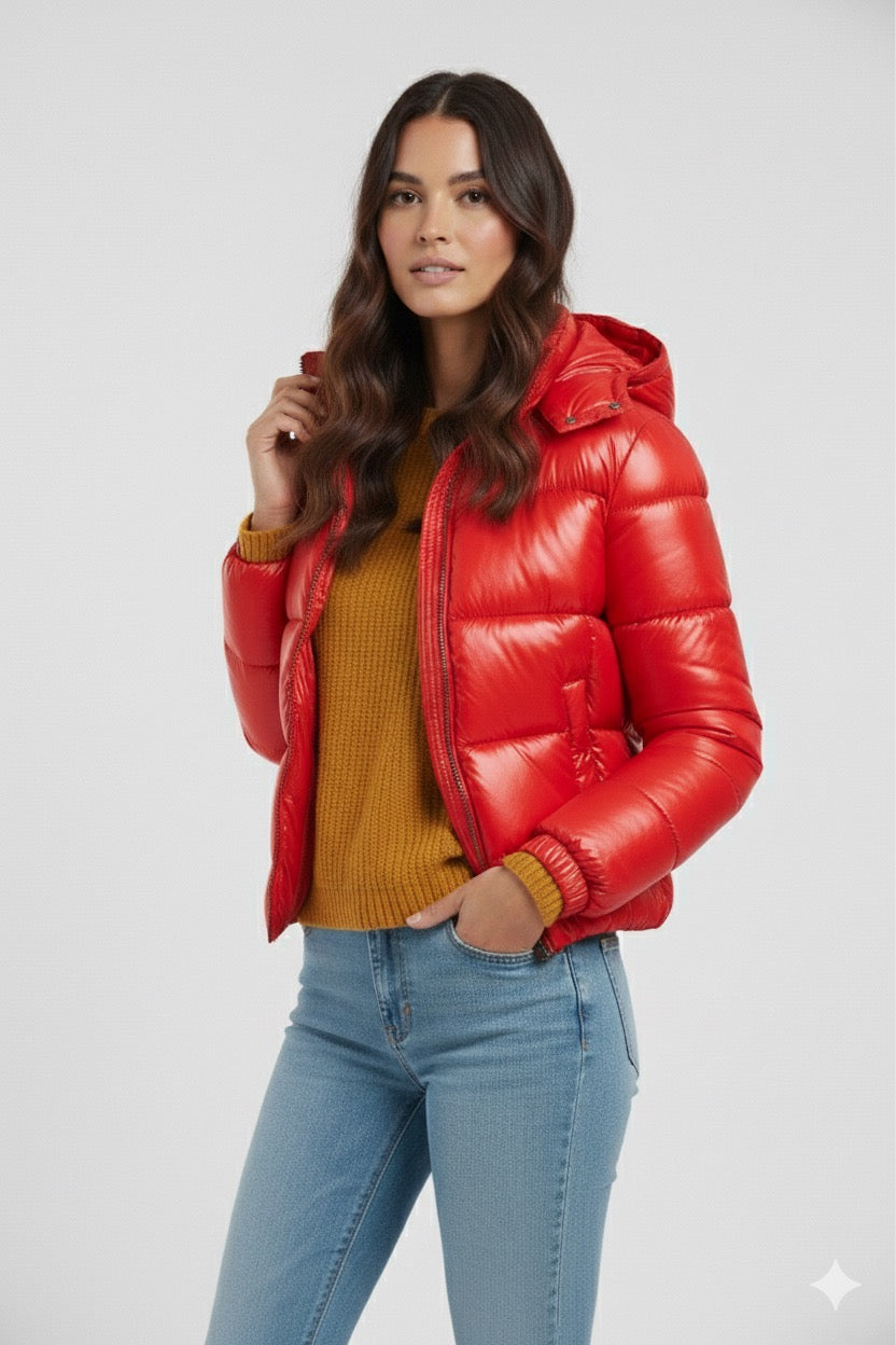 Doudoune à capuche haute brillance en Rouge